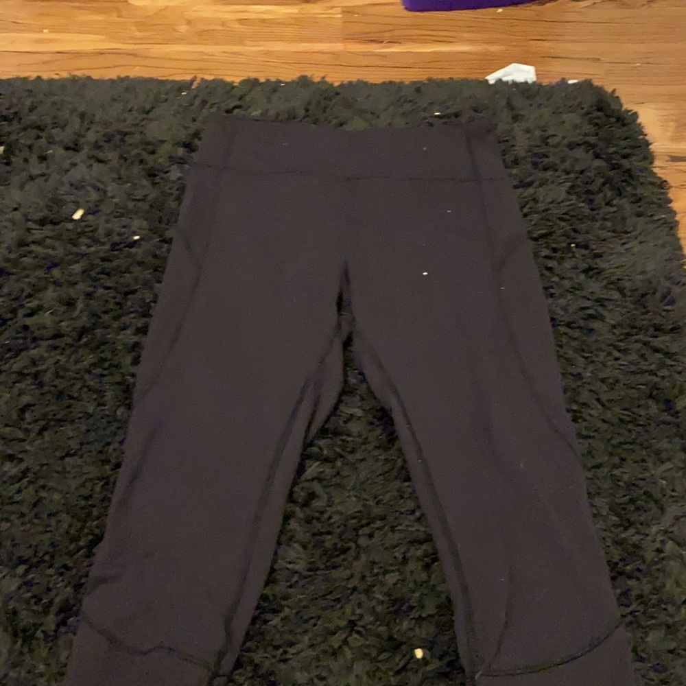 Black ankle yoga pants